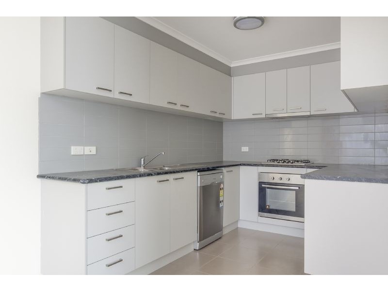 2/17 Raymond Street, Somerville VIC 3912