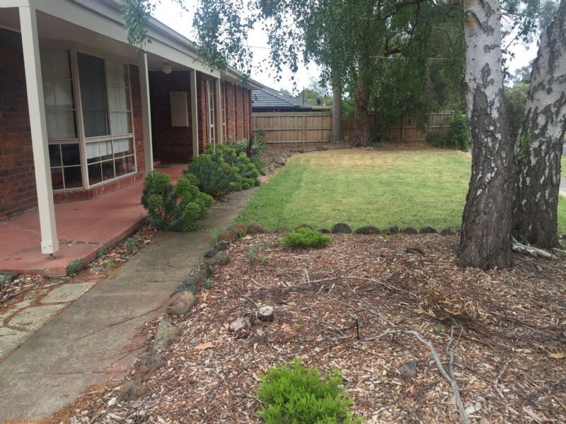 8 Pembroke Drive, Somerville VIC 3912