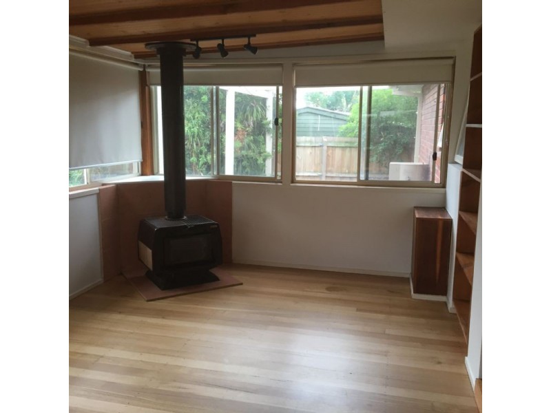 8 Pembroke Drive, Somerville VIC 3912