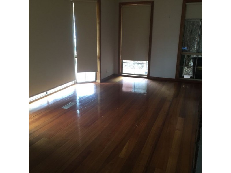 8 Pembroke Drive, Somerville VIC 3912