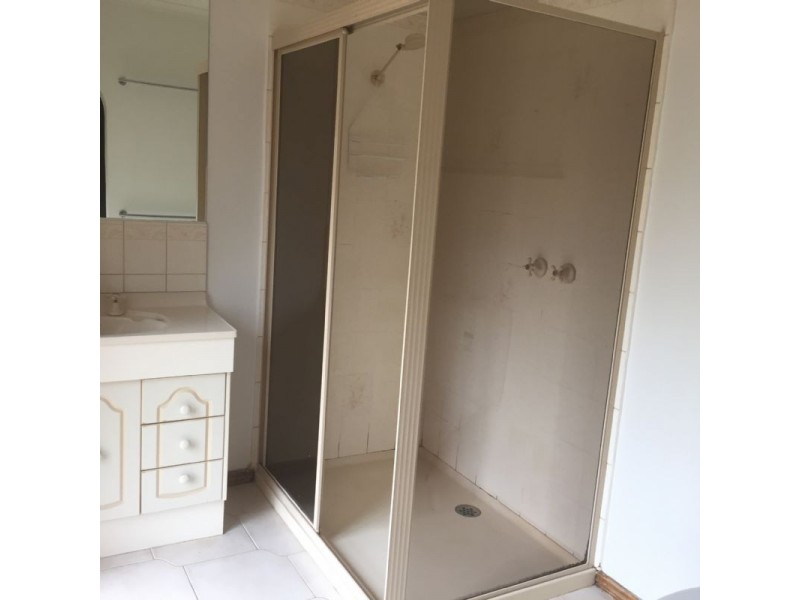 8 Pembroke Drive, Somerville VIC 3912