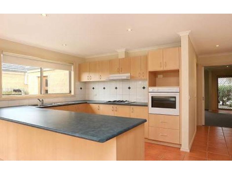 9/27 Eramosa Rd East, Somerville VIC 3912