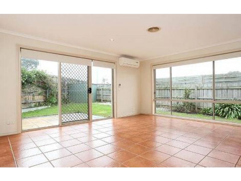 9/27 Eramosa Rd East, Somerville VIC 3912