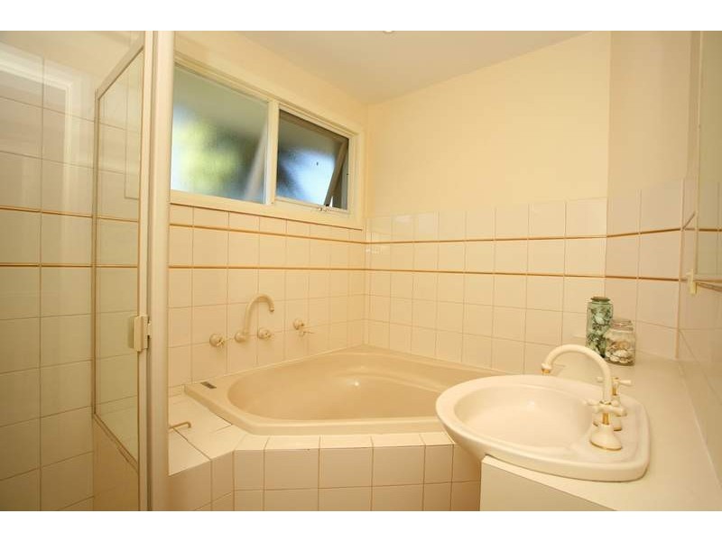 2/16-18 Lee Avenue, Mount Waverley VIC 3149