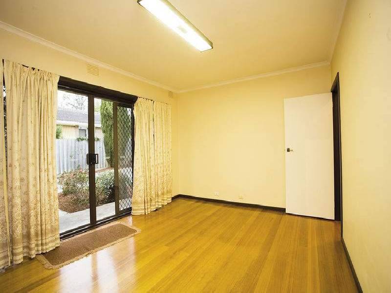 8 Greenways Road, Glen Waverley VIC 3150