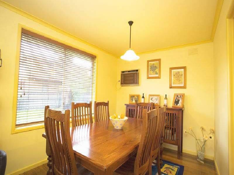 28 Ninevah Crescent, Wheelers Hill VIC 3150