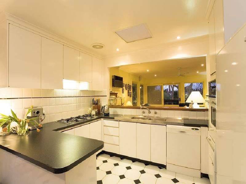 12 Durward Avenue, Glen Waverley VIC 3150