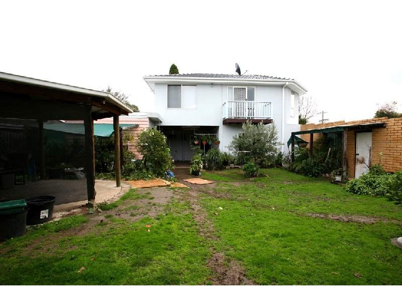 18 Wattle Grove, Mulgrave VIC 3170