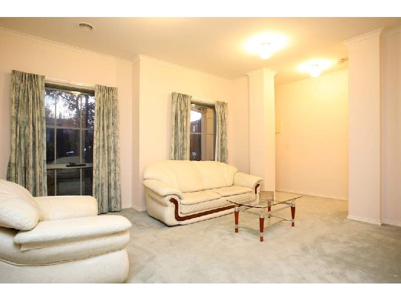 33 Silverwood Way, Glen Waverley VIC 3150