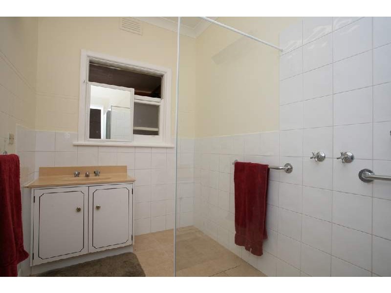 20 Chandler Grove, Burwood VIC 3125