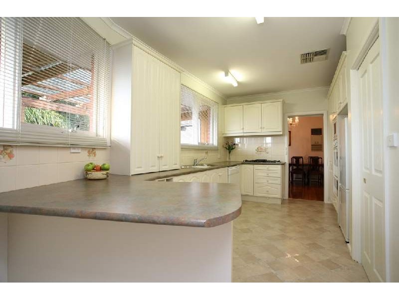 3 Brenda Avenue, Mount Waverley VIC 3149