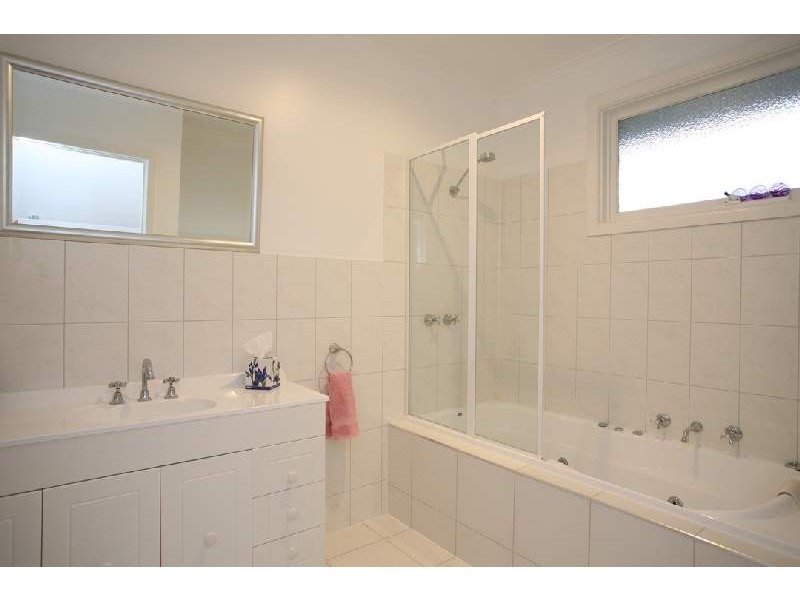 3 Brenda Avenue, Mount Waverley VIC 3149