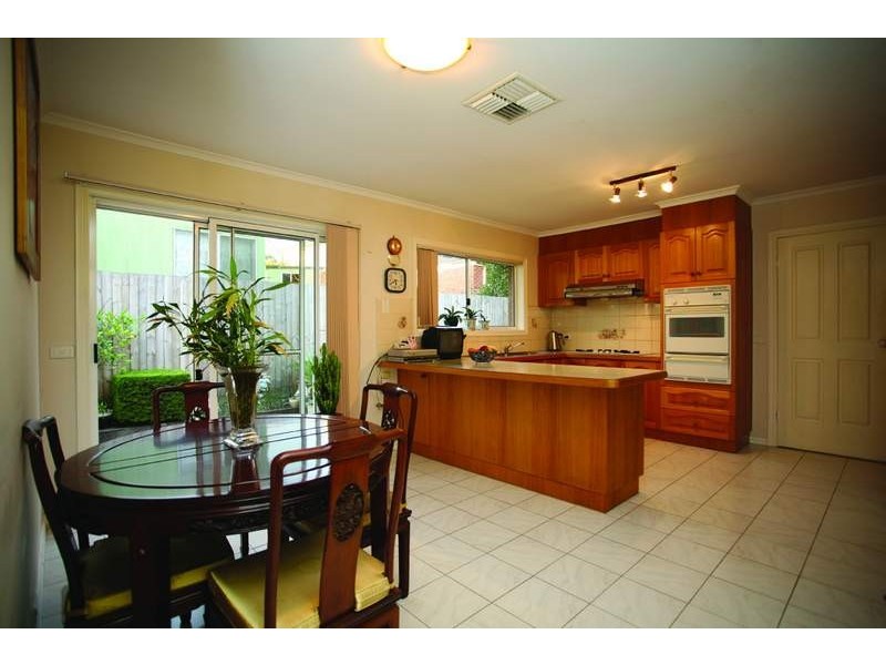 2/13 Evans Street, Chadstone VIC 3148