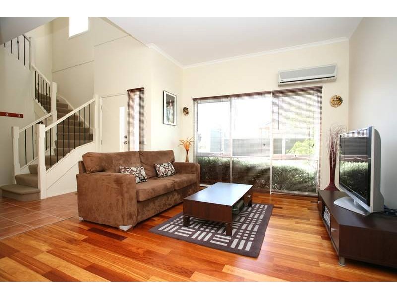 6/18 Tulloch Grove, Glen Waverley VIC 3150