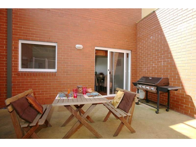 6/18 Tulloch Grove, Glen Waverley VIC 3150