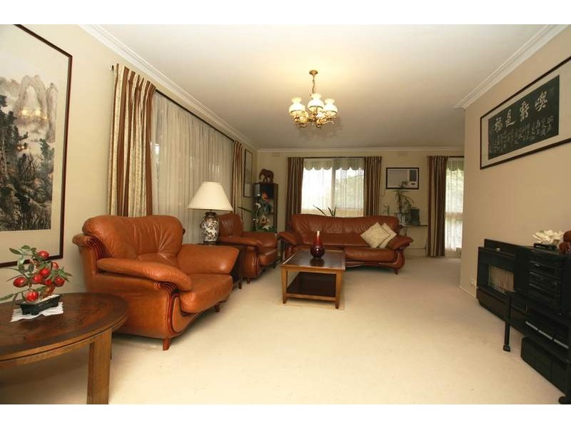 1 Pineda Court, Glen Waverley VIC 3150