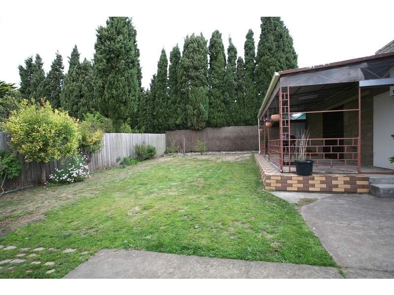 1 Pineda Court, Glen Waverley VIC 3150
