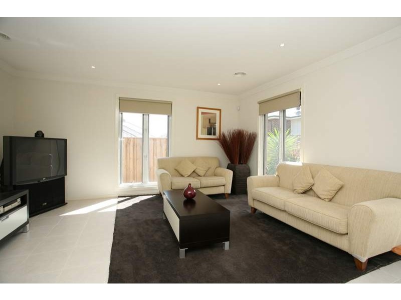 4 Burbidge Close, Burwood VIC 3125