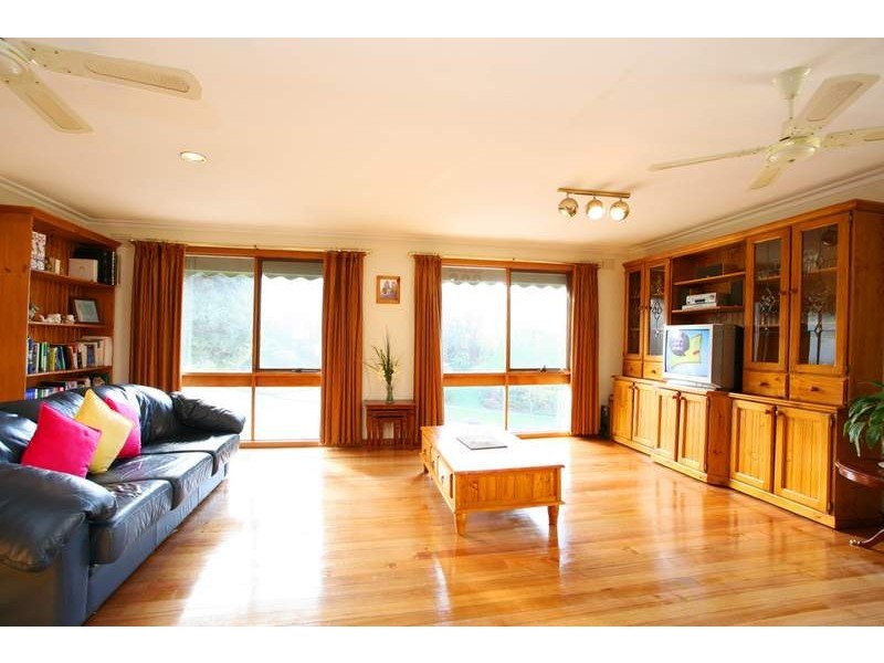 68 Sunnybrook Drive, Wheelers Hill VIC 3150