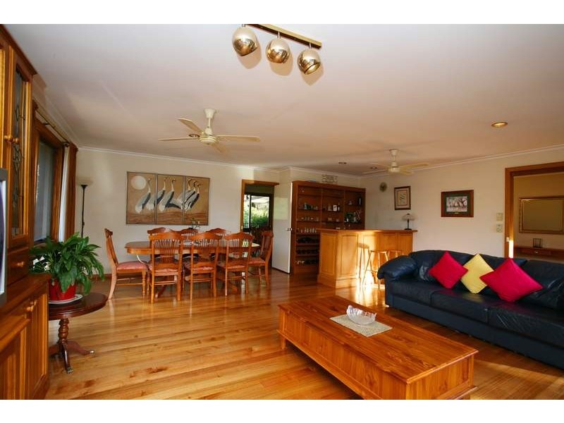 68 Sunnybrook Drive, Wheelers Hill VIC 3150