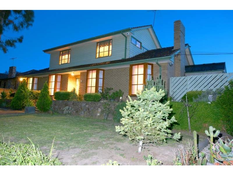 18 Ashwood Drive, Ashwood VIC 3147