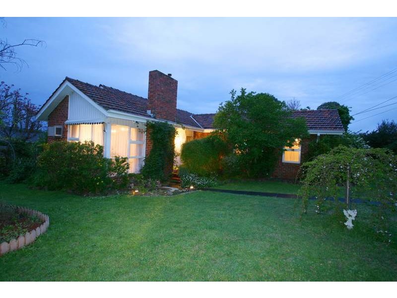 14 Pinewood Drive, Mount Waverley VIC 3149