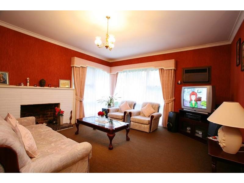 14 Pinewood Drive, Mount Waverley VIC 3149