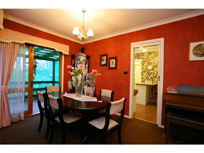 14 Pinewood Drive, Mount Waverley VIC 3149