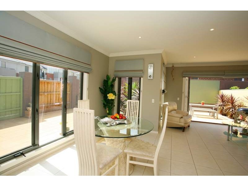 17 Brockhoff Drive, Burwood VIC 3125