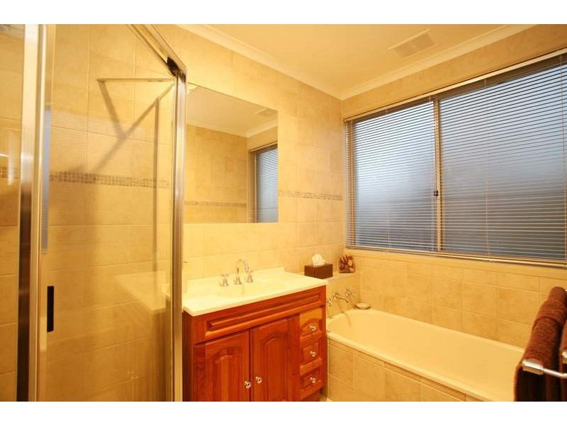 4 Cynisca Court, Wheelers Hill VIC 3150