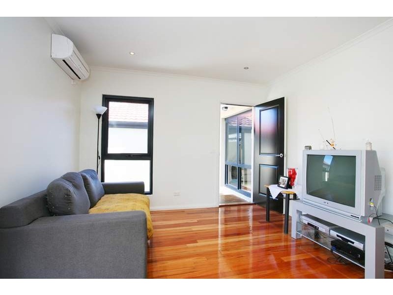 2/6 St Johns Wood Road, Mount Waverley VIC 3149