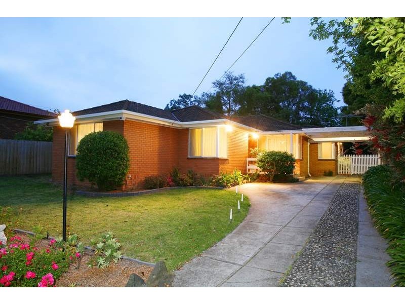 1 Balmoral Court, Glen Waverley VIC 3150