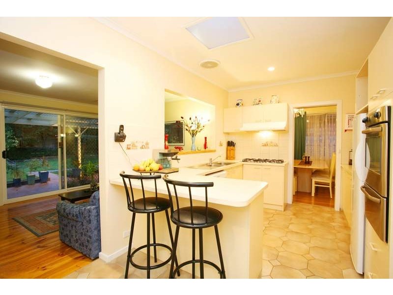 1 Balmoral Court, Glen Waverley VIC 3150