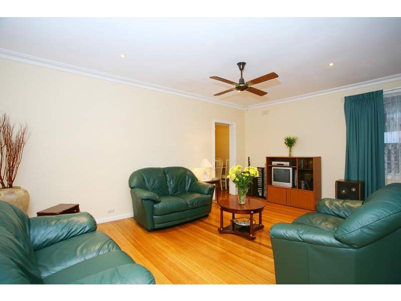 1 Balmoral Court, Glen Waverley VIC 3150