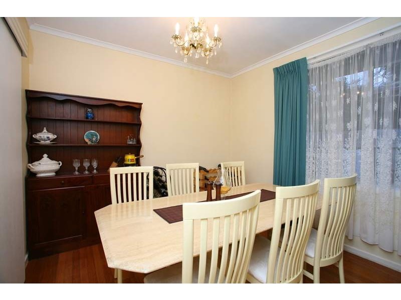 1 Balmoral Court, Glen Waverley VIC 3150