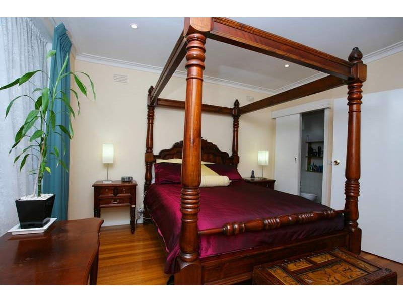 1 Balmoral Court, Glen Waverley VIC 3150