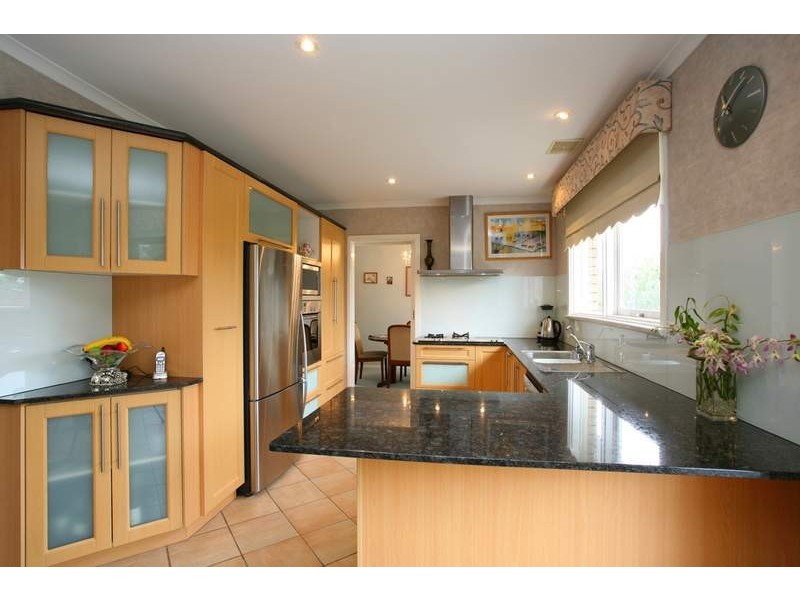 34 Saladin Avenue, Glen Waverley VIC 3150