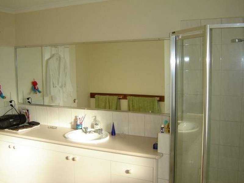 2/113 Waverley Road, Chadstone VIC 3148