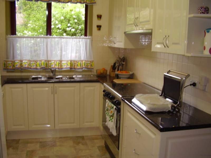 10 Hillcrest Avenue, Chadstone VIC 3148