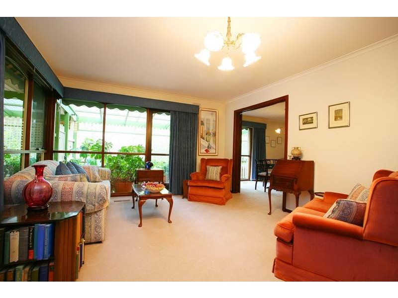 30 Winston Street, Glen Waverley VIC 3150