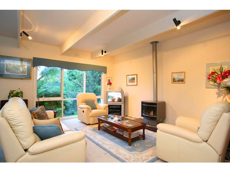 30 Winston Street, Glen Waverley VIC 3150