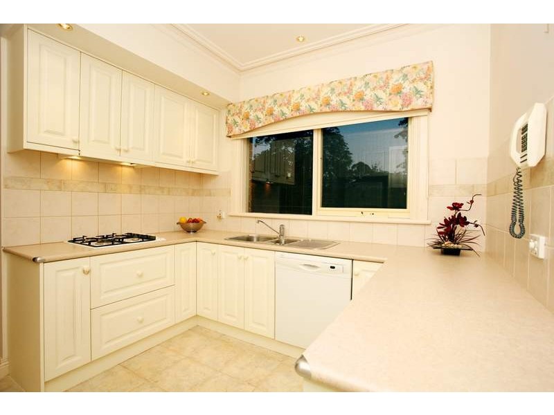 2/24 Kemp Avenue, Mount Waverley VIC 3149