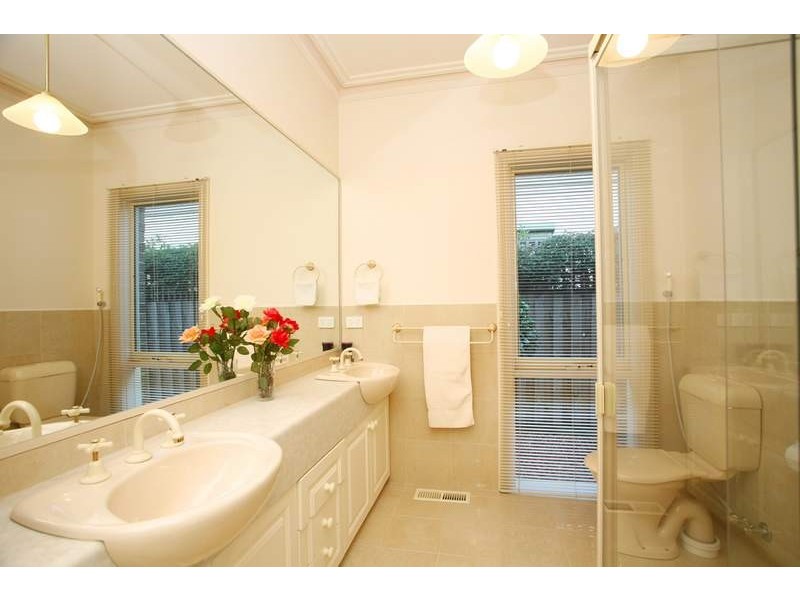 2/24 Kemp Avenue, Mount Waverley VIC 3149