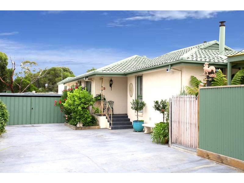 123 Brandon Park Drive, Wheelers Hill VIC 3150