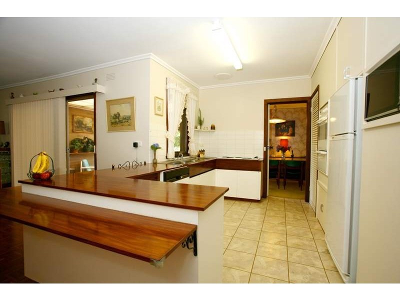 9 Blenheim Avenue, Glen Waverley VIC 3150