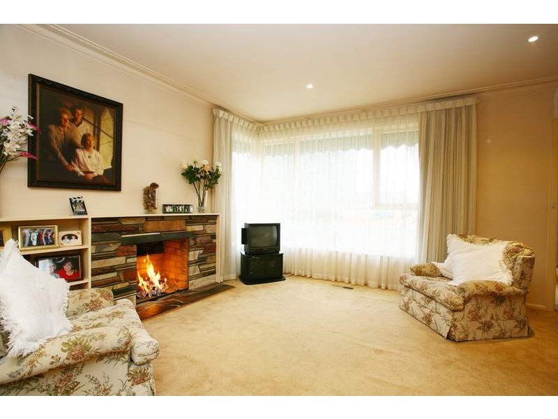 70 Delmore Crescent, Glen Waverley VIC 3150