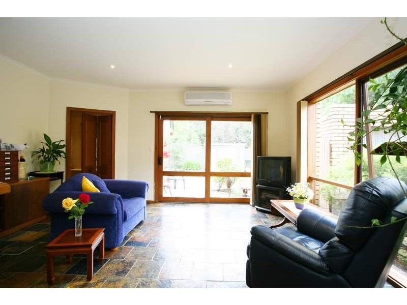 70 Delmore Crescent, Glen Waverley VIC 3150