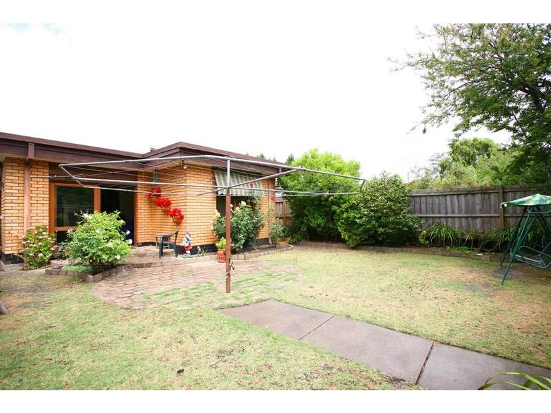 70 Delmore Crescent, Glen Waverley VIC 3150