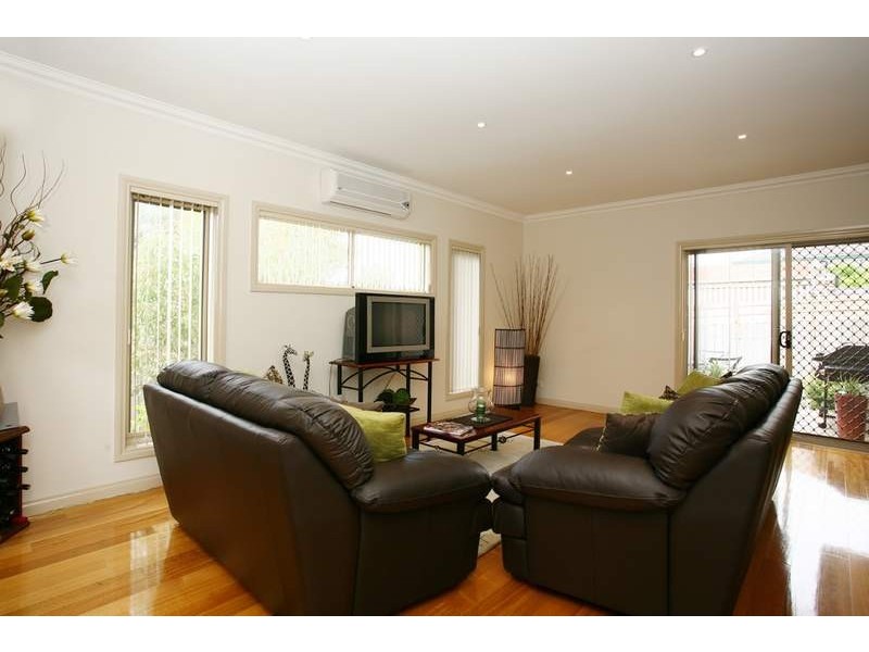 2/92 Huntingdale Road, Mount Waverley VIC 3149