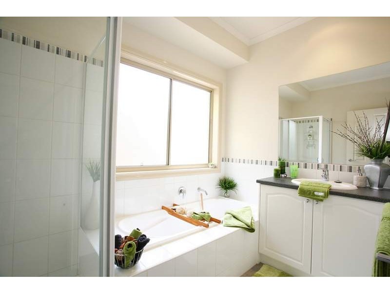 2/92 Huntingdale Road, Mount Waverley VIC 3149